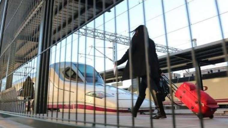 Dos trabajadores de Renfe indemnizarán con 15.000 euros a una maquinista leonesa por acoso