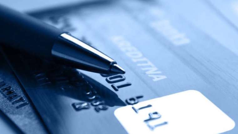 Recupera 37.000 euros de una tarjeta por la que estaba luchando desde 1995